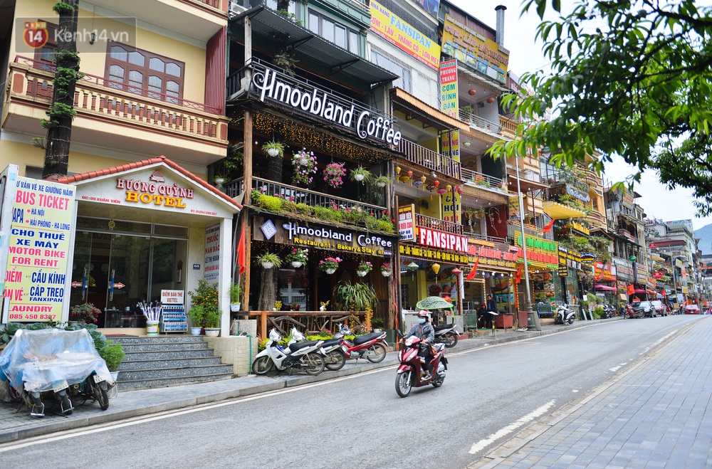 Toàn cảnh Sa Pa trước dịp nghỉ lễ 30/4 - 1/5: Hàng loạt du khách quay xe vì diễn biến căng thẳng của dịch Covid-19 - Ảnh 4. Toàn cảnh Sa Pa trước dịp nghỉ lễ 30/4 - 1/5: Hàng loạt du khách quay xe vì diễn biến căng thẳng của dịch Covid-19 - Ảnh 4.