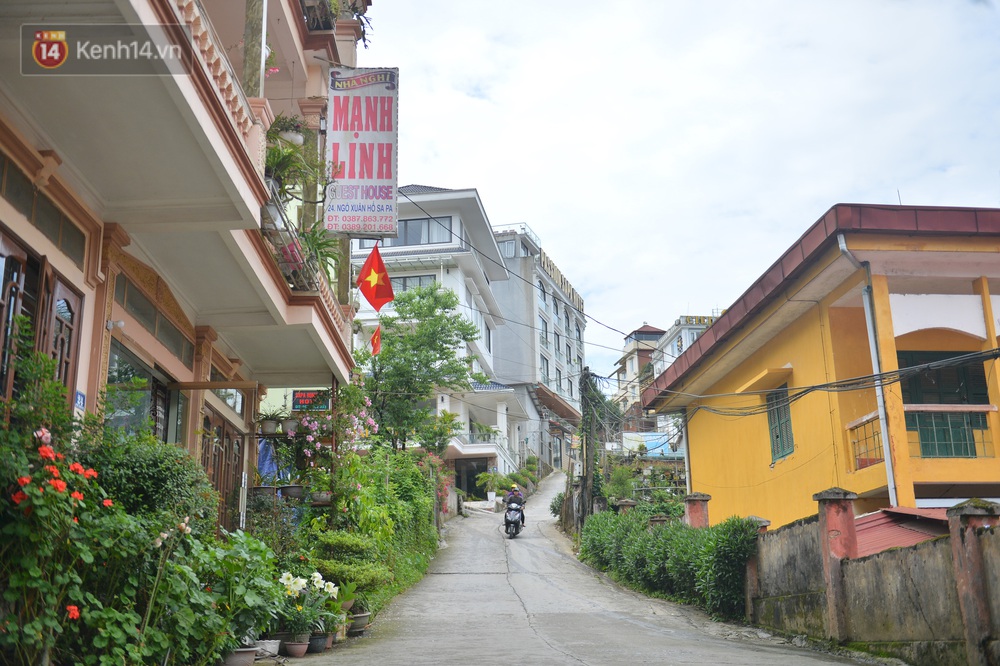 Toàn cảnh Sa Pa trước dịp nghỉ lễ 30/4 - 1/5: Hàng loạt du khách quay xe vì diễn biến căng thẳng của dịch Covid-19 - Ảnh 8. Toàn cảnh Sa Pa trước dịp nghỉ lễ 30/4 - 1/5: Hàng loạt du khách quay xe vì diễn biến căng thẳng của dịch Covid-19 - Ảnh 8.