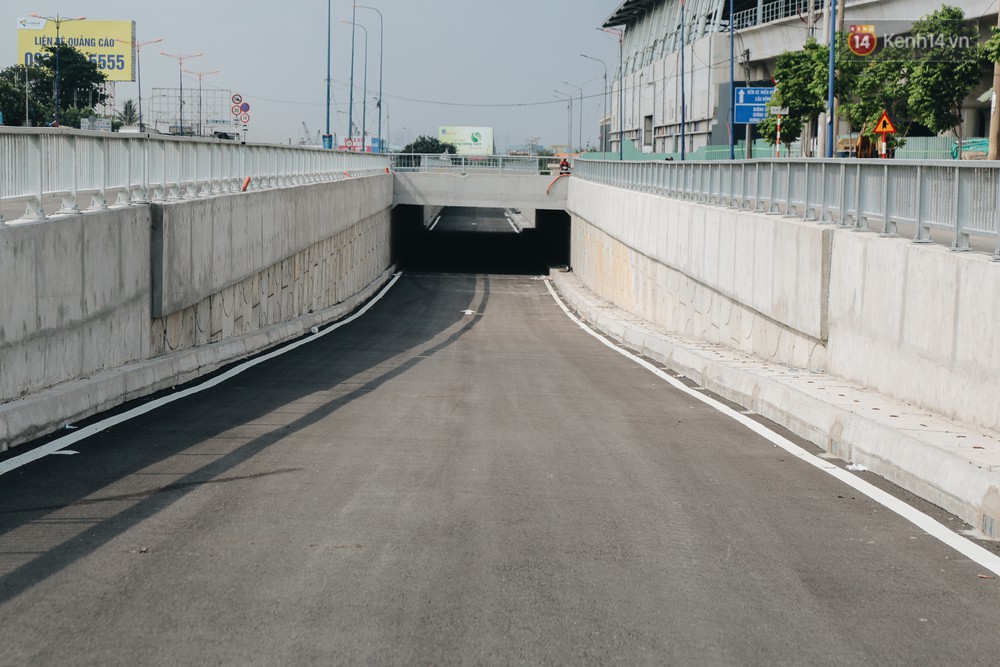 Cận cảnh hầm chui 75 tỉ đồng trước bến xe Miền Đông mới - Ảnh 2.