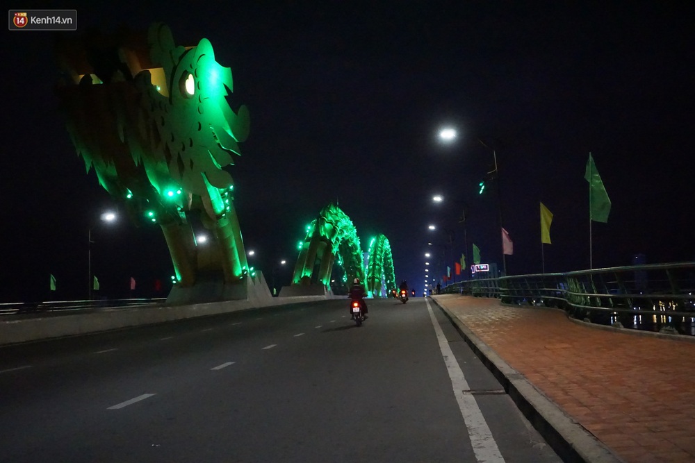 Ảnh: Những con phố lặng thinh ở Đà Nẵng trong những ngày dịch Covid-19 hoành hành - Ảnh 18. Ảnh: Những con phố lặng thinh ở Đà Nẵng trong những ngày dịch Covid-19 hoành hành - Ảnh 18.