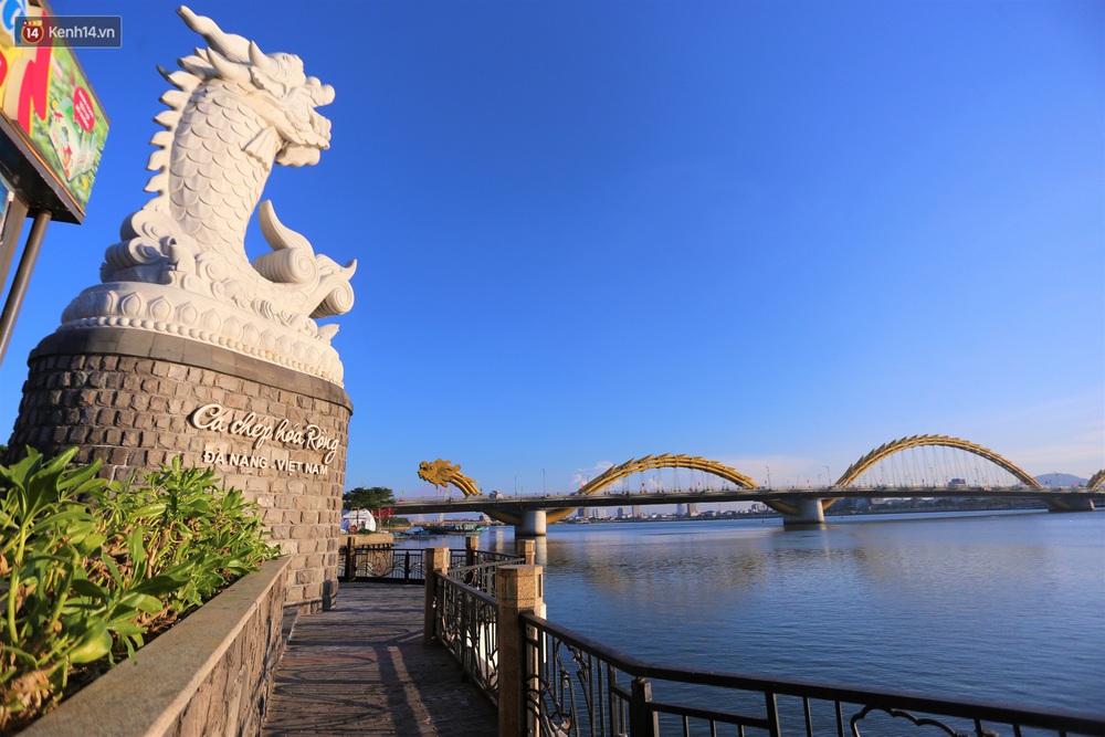 Ảnh: Những con phố lặng thinh ở Đà Nẵng trong những ngày dịch Covid-19 hoành hành - Ảnh 7. Ảnh: Những con phố lặng thinh ở Đà Nẵng trong những ngày dịch Covid-19 hoành hành - Ảnh 7.