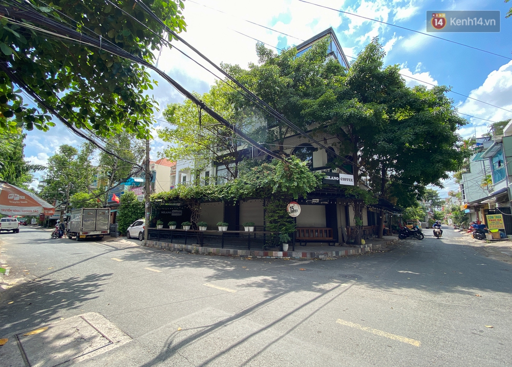 Bên trong quận Gò Vấp ngày đầu thực hiện cách ly xã hội theo Chỉ thị 16: Người dân bình tĩnh vượt đại dịch - Ảnh 6.