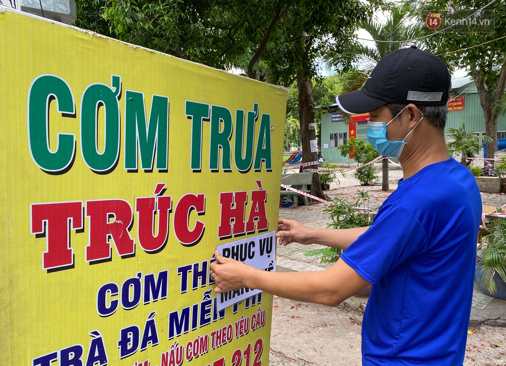 Bên trong quận Gò Vấp ngày đầu thực hiện cách ly xã hội theo Chỉ thị 16: Người dân bình tĩnh vượt đại dịch - Ảnh 7.