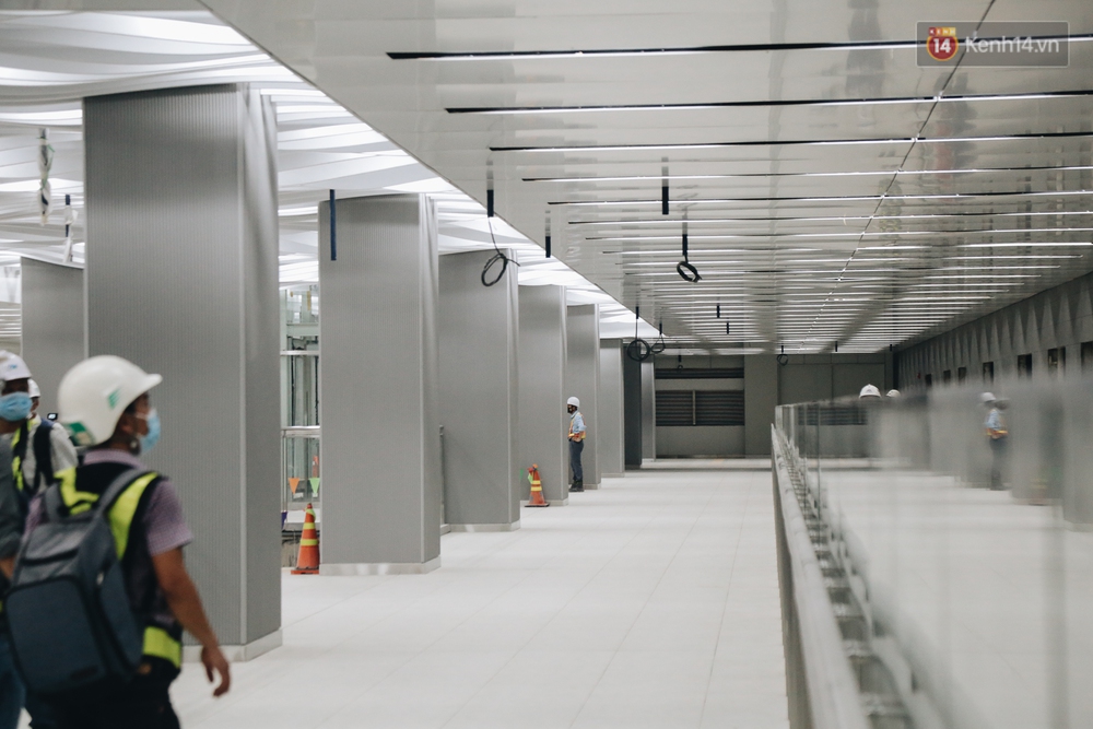 Cận cảnh nhà ga ngầm thứ 2 của Metro: Kiến trúc hiện đại, lượn sóng nhè nhẹ như sông Sài Gòn - Ảnh 6.