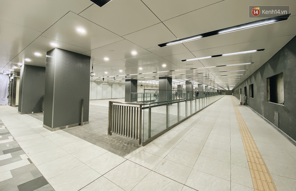 Cận cảnh nhà ga ngầm thứ 2 của Metro: Kiến trúc hiện đại, lượn sóng nhè nhẹ như sông Sài Gòn - Ảnh 2.