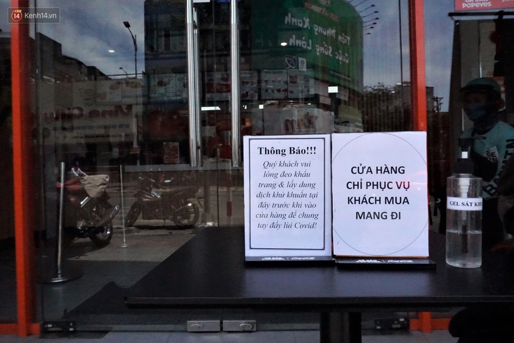 Chưa đến giờ G, nhiều hàng quán ở Đà Nẵng đã chủ động đóng cửa sớm để phòng dịch Covid-19 - Ảnh 3.