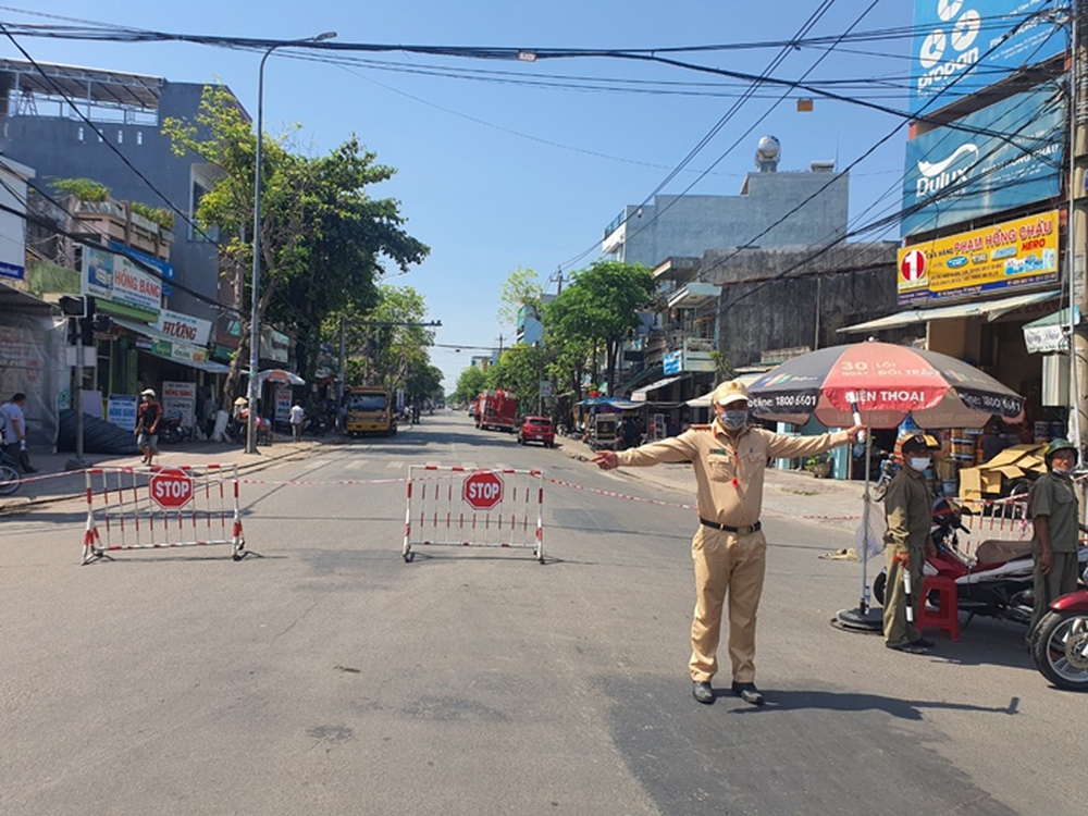 Ảnh: Hiện trường kinh hoàng vụ cháy tiệm bán đồ điện khiến cả gia đình 4 người chết thảm - Ảnh 6. Ảnh: Hiện trường kinh hoàng vụ cháy tiệm bán đồ điện khiến cả gia đình 4 người chết thảm - Ảnh 6.