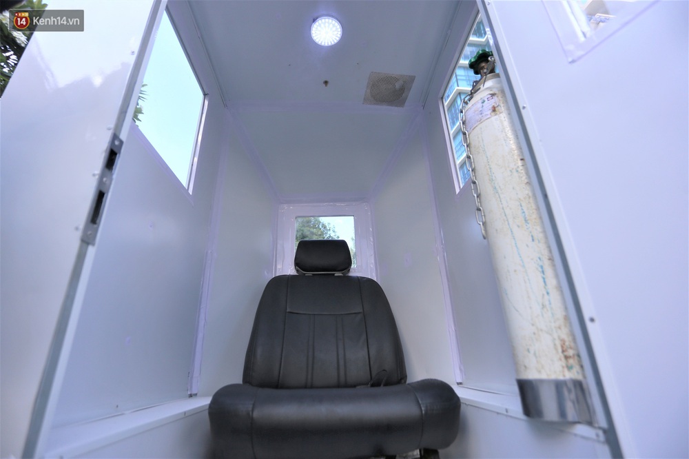 Giảng viên ĐH Bách Khoa sáng chế cabin chở bệnh nhân COVID-19 trong khu cách ly - Ảnh 2. Giảng viên ĐH Bách Khoa sáng chế cabin chở bệnh nhân COVID-19 trong khu cách ly - Ảnh 2.