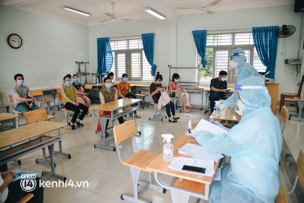 Thần tốc tiêm vaccine đại trà cho người dân ở TP.HCM  - Ảnh 9.