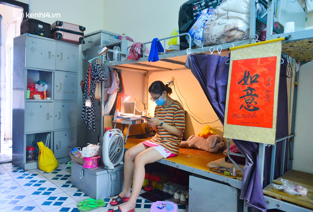 Cuộc sống những sinh viên mắc kẹt ở Hà Nội vì dịch Covid-19: Nhớ quê nhà nhưng chuẩn bị tâm lý nếu tiếp tục giãn cách - Ảnh 12. Cuộc sống những sinh viên mắc kẹt ở Hà Nội vì dịch Covid-19: Nhớ quê nhà nhưng chuẩn bị tâm lý nếu tiếp tục giãn cách - Ảnh 12.