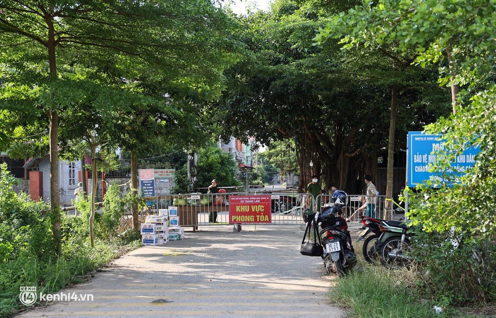 Ảnh: Cận cảnh địa phương đầu tiên tại Hà Nội sử dụng flycam giám sát người dân tại khu vực phong toả - Ảnh 1.