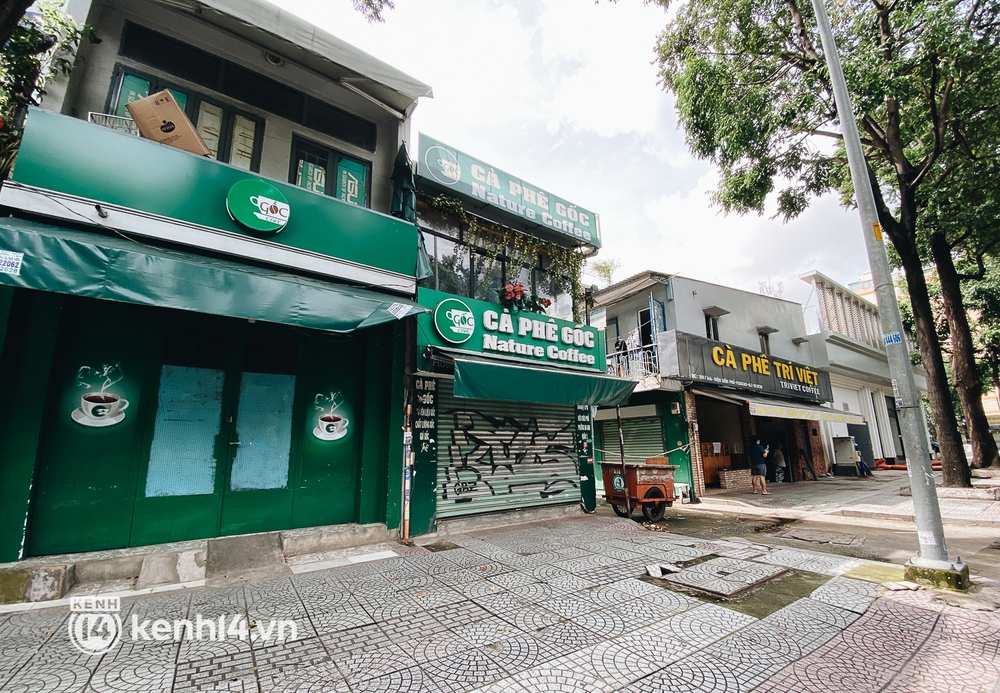 Ngày thứ hai được phép bán mang đi, hàng quán ở TP.HCM vẫn trong tình trạng ngủ đông - Ảnh 5. Ngày thứ hai được phép bán mang đi, hàng quán ở TP.HCM vẫn trong tình trạng ngủ đông - Ảnh 5.