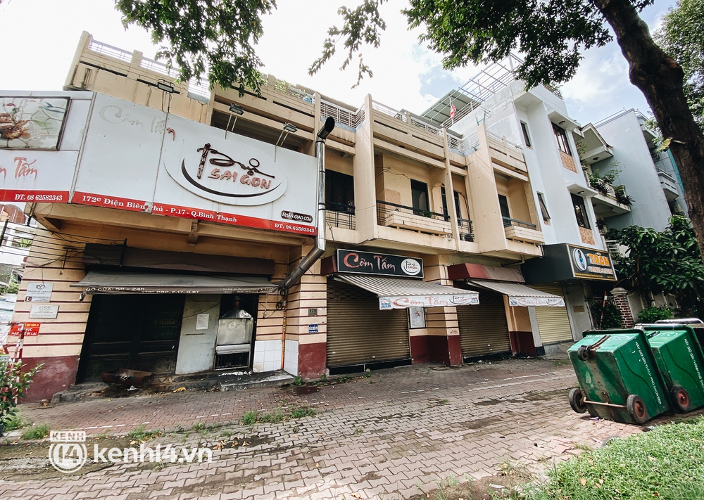 Ngày thứ hai được phép bán mang đi, hàng quán ở TP.HCM vẫn trong tình trạng ngủ đông - Ảnh 16. Ngày thứ hai được phép bán mang đi, hàng quán ở TP.HCM vẫn trong tình trạng ngủ đông - Ảnh 16.