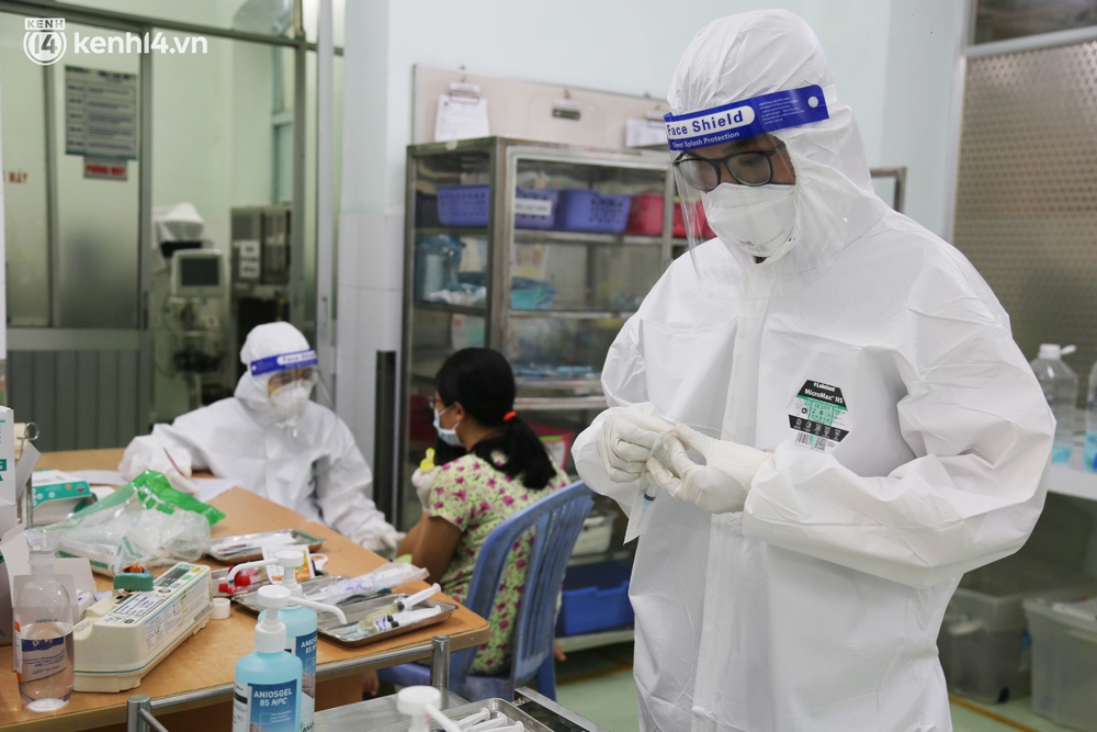 Cân não giành sự sống cho hàng trăm em bé F0 nguy kịch ở bệnh viện tuyến cuối điều trị Covid-19 - Ảnh 9.