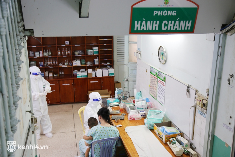 Cân não giành sự sống cho hàng trăm em bé F0 nguy kịch ở bệnh viện tuyến cuối điều trị Covid-19 - Ảnh 11.