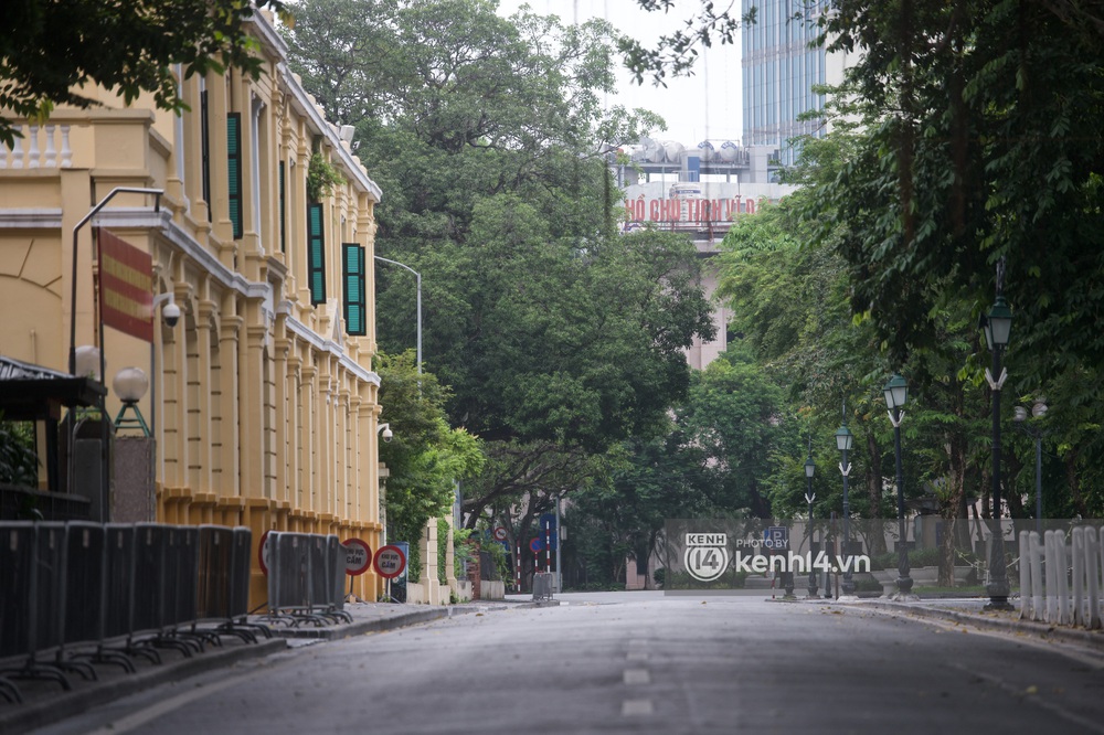 Ngày Quốc khánh đặc biệt: Cả Hà Nội, Sài Gòn và Đà Nẵng đều lặng yên, đồng lòng chiến thắng đại dịch - Ảnh 10. Ngày Quốc khánh đặc biệt: Cả Hà Nội, Sài Gòn và Đà Nẵng đều lặng yên, đồng lòng chiến thắng đại dịch - Ảnh 10.