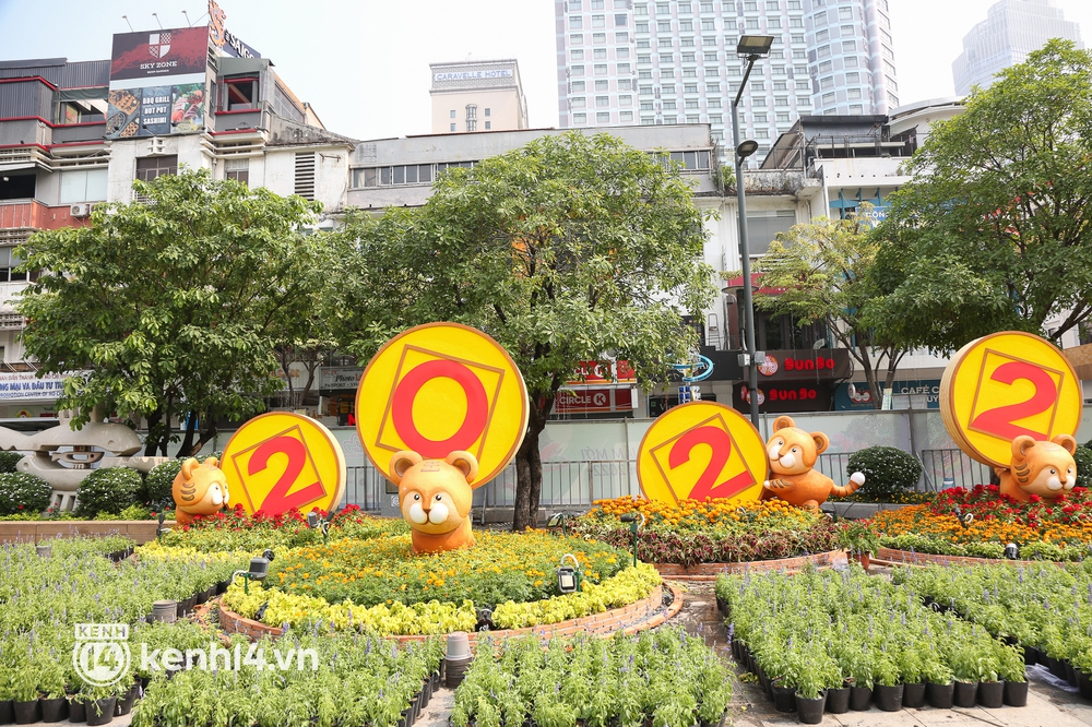 Ảnh: Cận cảnh những chú hổ đầy khí chất trên đường hoa Nguyễn Huệ Tết Nhâm Dần 2022 - Ảnh 15.