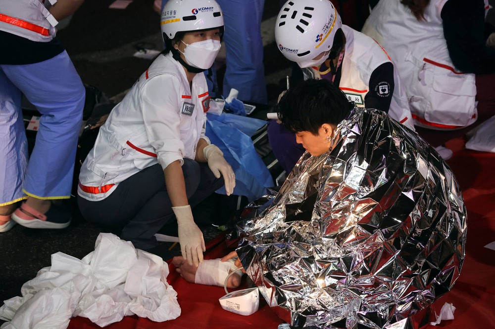 Toàn cảnh hiện trường thảm kịch giẫm đạp tại lễ hội Halloween (Hàn Quốc): 154 người thiệt mạng, nhiều người tử vong tại chỗ - Ảnh 8.