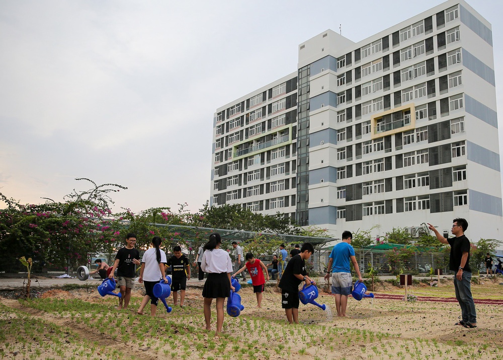 Những thầy cô không bục giảng của hơn 200 học sinh mồ côi vì Covid-19 tại Trường Hy Vọng - Ảnh 9.