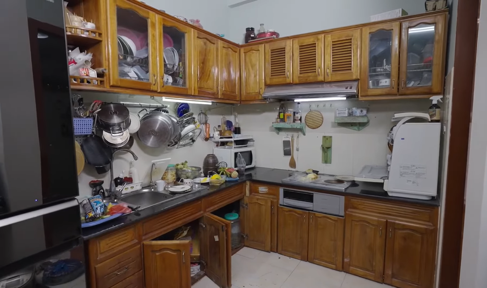 Có 1 kiểu nhà điển hình: Chật chội nhưng 10 năm không vứt đồ vì tiếc, con không có phòng riêng - Ảnh 2.