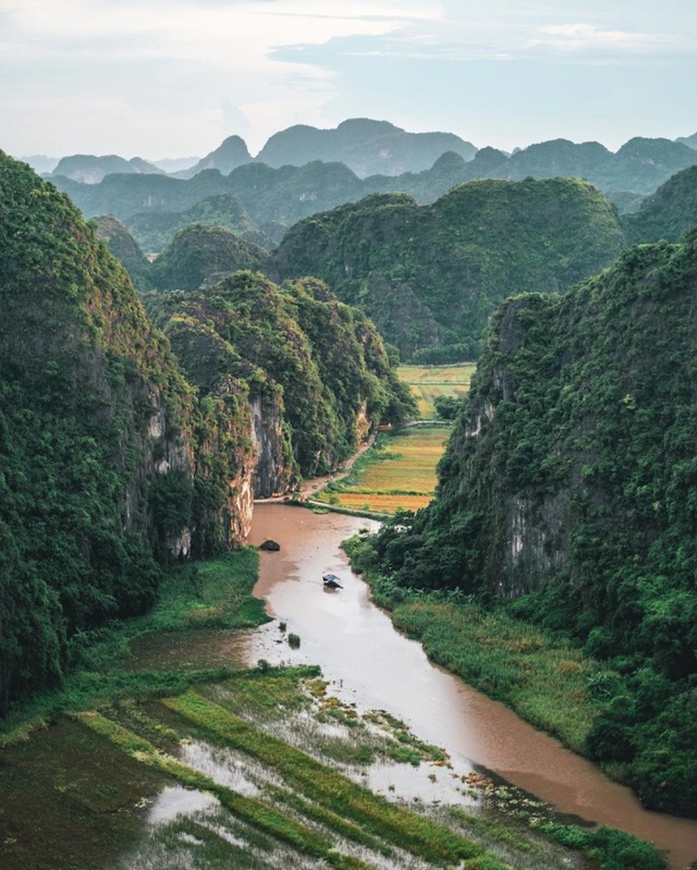 Hang Múa: Điểm đến tuyệt đẹp bạn trẻ không thể bỏ lỡ dịp nghỉ Tết Dương lịch - Ảnh 4.