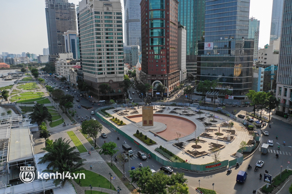 Ảnh: Khu tượng đài Trần Hưng Đạo được khoác “áo” mới hiện đại bên sông Sài Gòn - Ảnh 2.