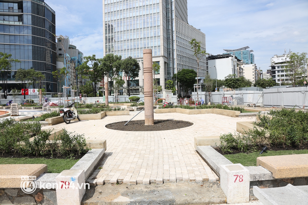 Ảnh: Khu tượng đài Trần Hưng Đạo được khoác “áo” mới hiện đại bên sông Sài Gòn - Ảnh 10.