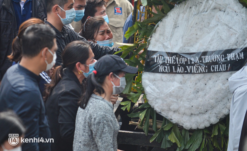 Ảnh: Hàng trăm người dân Hà Nội tiễn đưa lĩnh cữu 2 bé trai tử vong trong vụ chìm cano Hội An - Ảnh 4.
