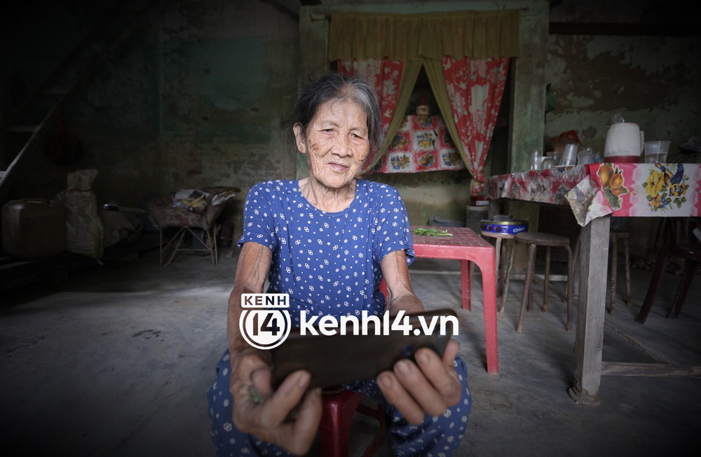 Gặp cụ bà Hội An đi hóng chuyện bỗng nổi tiếng vì được mời đóng phim ma: Họ bao ăn cả ngày, cát xê được hẳn 300.000 đồng - Ảnh 14.