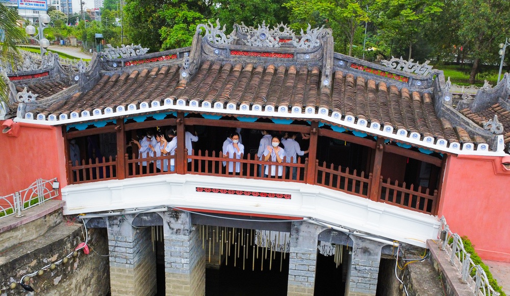 Ảnh: Phiên bản phố cổ Hội An tại Thanh Hóa thu hút nhiều người đến vui chơi chụp ảnh - Ảnh 4.