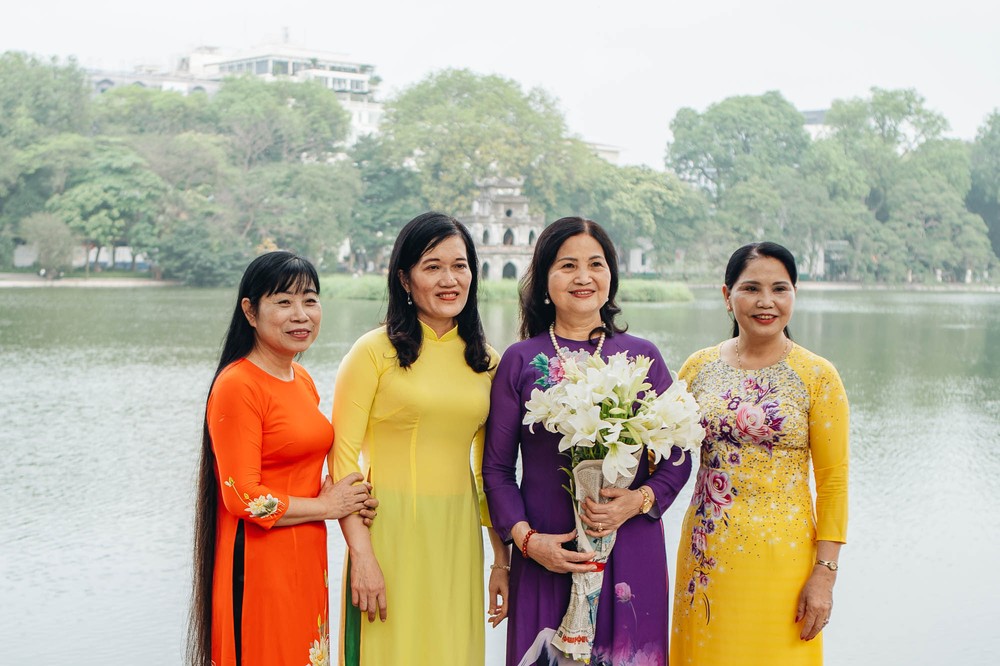 Chùm ảnh: Phố phường Hà Nội bình yên và vắng vẻ trong sáng 30/4 - Ảnh 11.