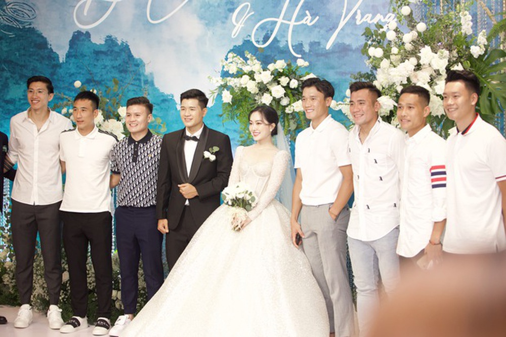 4 năm bên nhau của Hà Đức Chinh và Mai Hà Trang: Từ hẹn hò giấu mặt đến bước ngoặt về quê ra mắt, kết lại bằng đám cưới siêu hoành tráng - Ảnh 21.