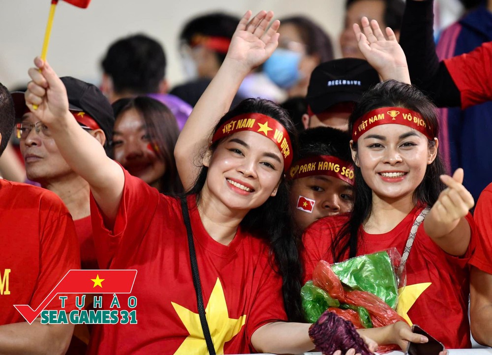 Những khoảnh khắc đầy cảm xúc trong trận chung kết U23 Việt Nam - U23 Thái Lan: Món quà tri ân vô giá tới người hâm mộ và HLV Park Hang-seo - Ảnh 7.