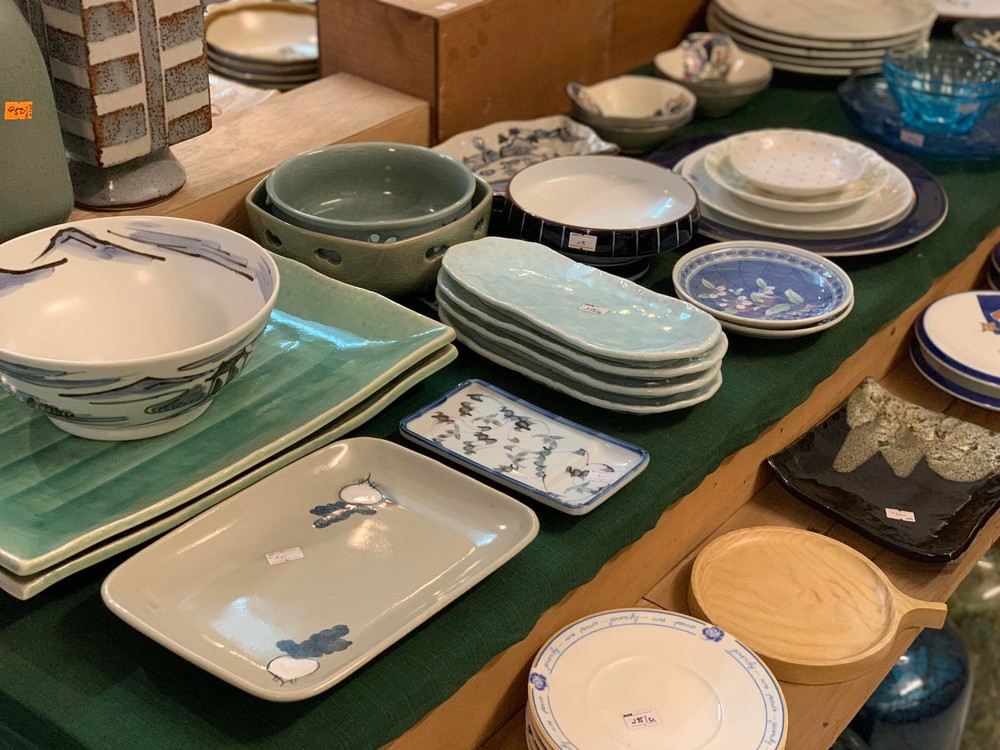 Visit 4 Hanoi pottery shops, discover a series of beautiful and luxurious items with aristocratic qualities, priced from only 50,000 VND - Photo 20.