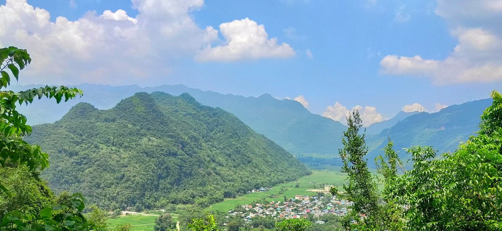 Mai Châu đang là thiên đường lúa chín đầu hạ đẹp nhất nhì vùng Tây Bắc, thu hút rất nhiều bạn trẻ đến chụp ảnh - Ảnh 4.