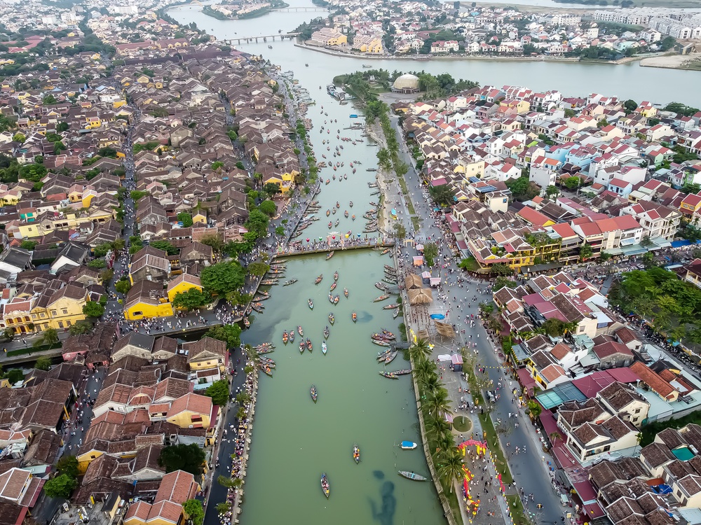 Khách Tây trở lại Hội An sau thời gian dài vắng bóng: Nơi đây vẫn luôn như vậy, rất đẹp và quyến rũ - Ảnh 1. Khách Tây trở lại Hội An sau thời gian dài vắng bóng: Nơi đây vẫn luôn như vậy, rất đẹp và quyến rũ - Ảnh 1.