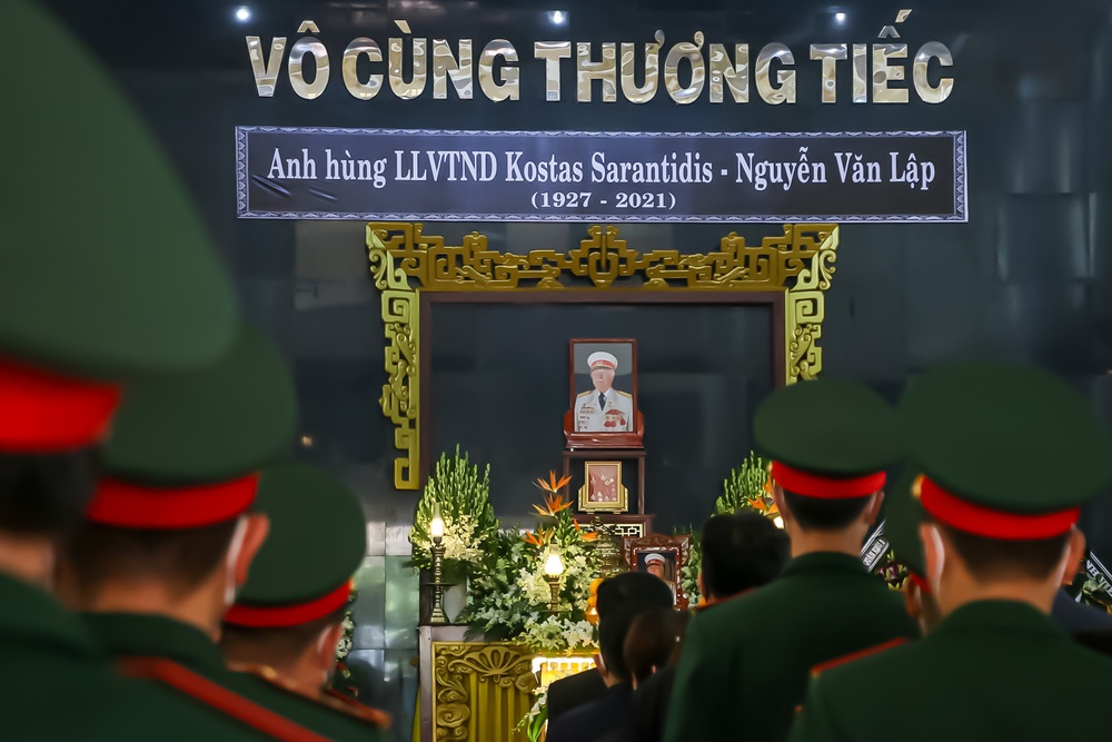Chùm ảnh: Lễ truy điệu và an táng Anh hùng Lực lượng vũ trang nhân dân Kostas Sarantidis - Nguyễn Văn Lập - Ảnh 1. Chùm ảnh: Lễ truy điệu và an táng Anh hùng Lực lượng vũ trang nhân dân Kostas Sarantidis - Nguyễn Văn Lập - Ảnh 1.