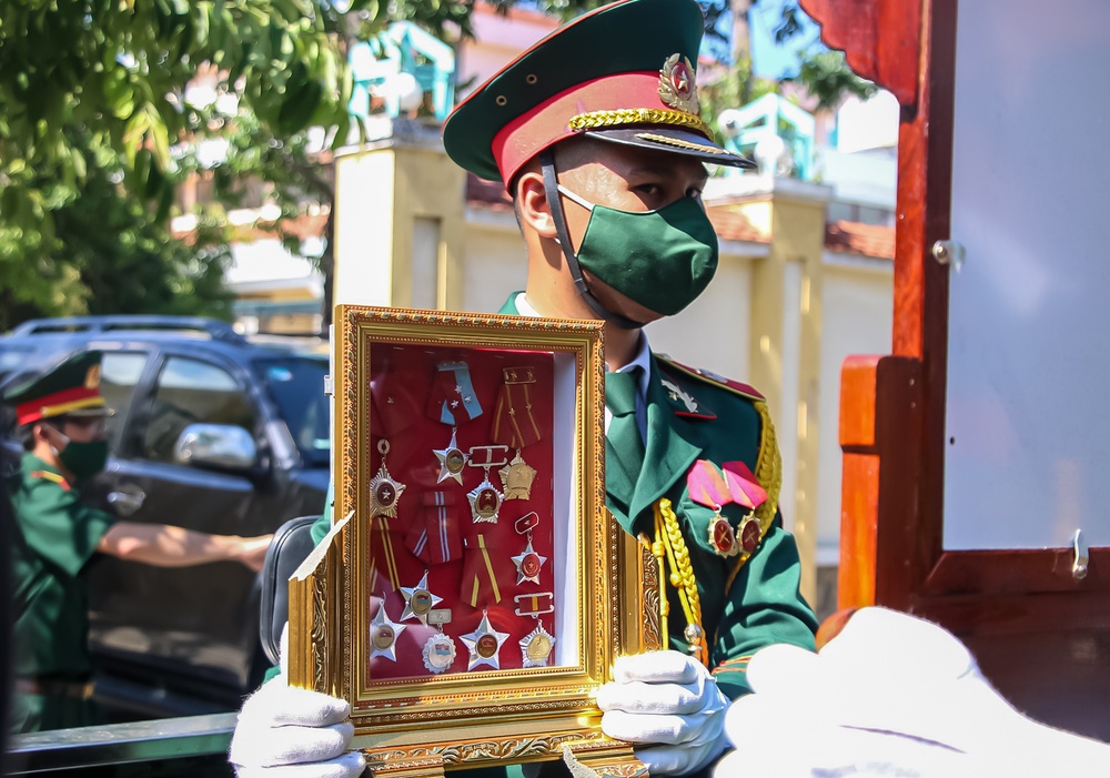 Chùm ảnh: Lễ truy điệu và an táng Anh hùng Lực lượng vũ trang nhân dân Kostas Sarantidis - Nguyễn Văn Lập - Ảnh 14. Chùm ảnh: Lễ truy điệu và an táng Anh hùng Lực lượng vũ trang nhân dân Kostas Sarantidis - Nguyễn Văn Lập - Ảnh 14.