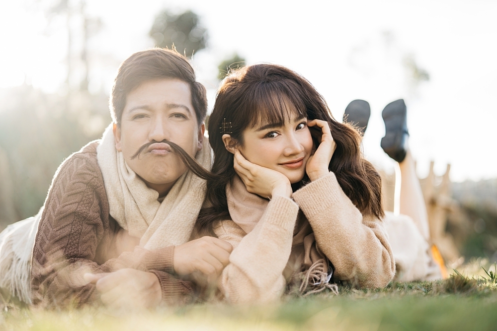 Những cặp vợ chồng nghệ sĩ vượt sóng gió, sống hạnh phúc trong showbiz Việt - Ảnh 1.