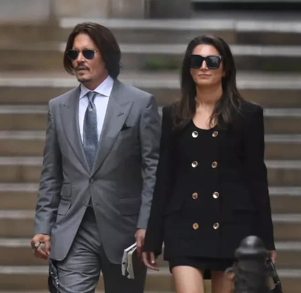 Bạn gái mới của Johnny Depp chưa ly hôn - Ảnh 1.
