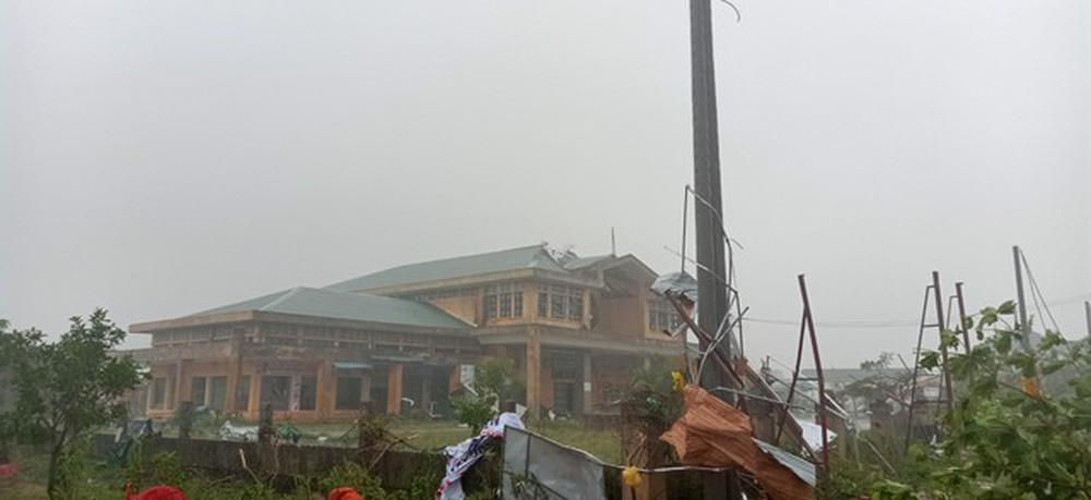 The first images of the damage caused by Super Typhoon Noru on the afternoon of September 27 - Photo 6.