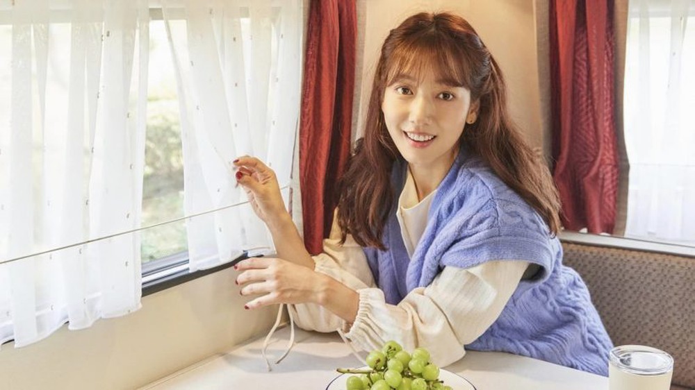 Park Shin Hye gây bất ngờ với bộ ảnh sinh nhật: Nhan sắc bà mẹ 1 con 33 tuổi mà như thiếu nữ 20 - Ảnh 7.