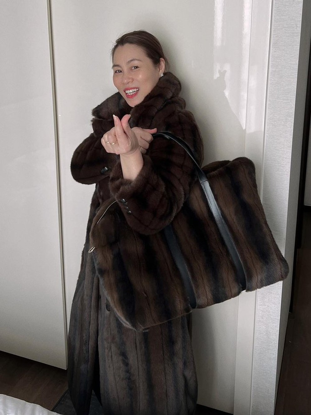 Khoảnh khắc đáng yêu của Sơn Tùng khi mượn đồ của mẹ đi diễn - Ảnh 5.