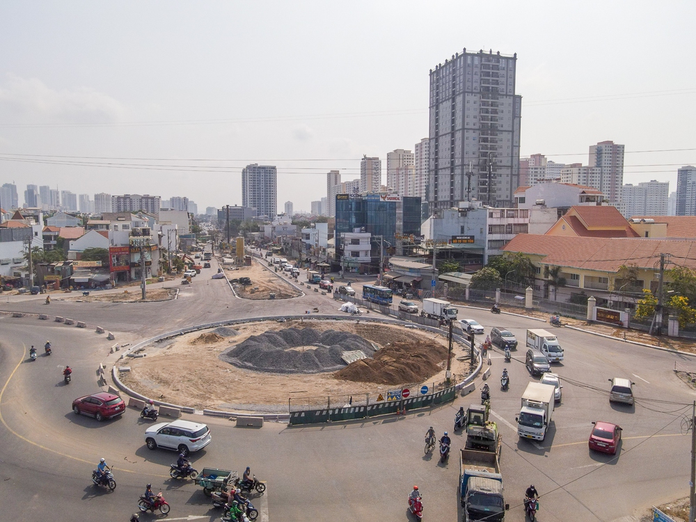 Hiện trạng 2,5km đường hơn 800 tỉ được người dân mong chờ suốt nhiều năm ở TP.HCM - Ảnh 9.