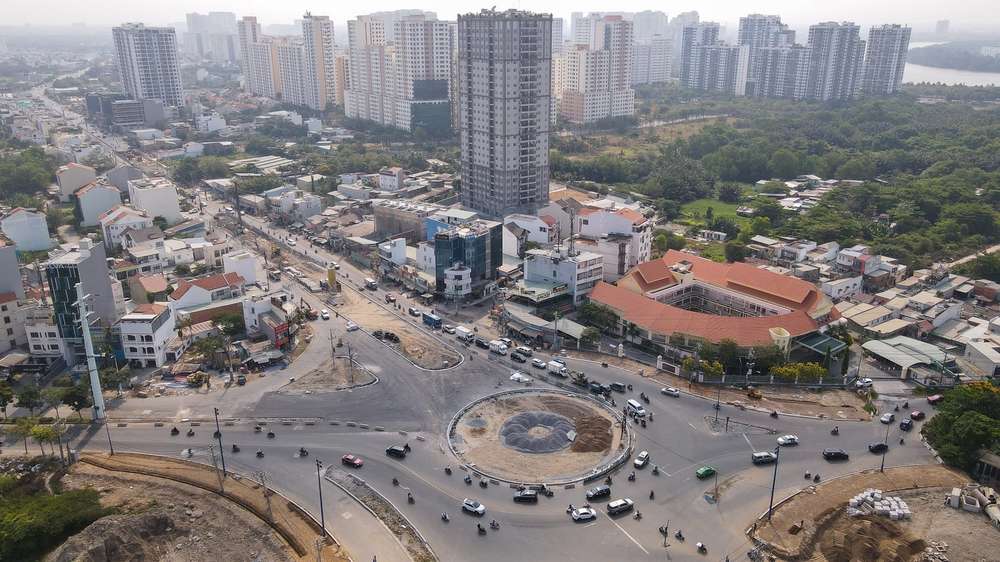 Hiện trạng 2,5km đường hơn 800 tỉ được người dân mong chờ suốt nhiều năm ở TP.HCM - Ảnh 8.