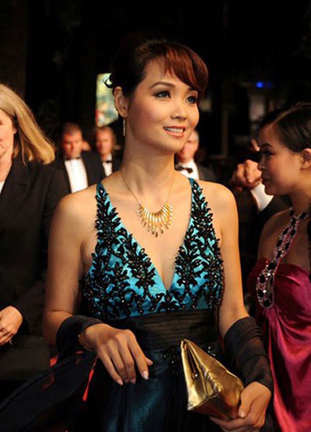 Những mỹ nhân Việt từng chiếm sóng thảm đỏ Cannes - Ảnh 2.