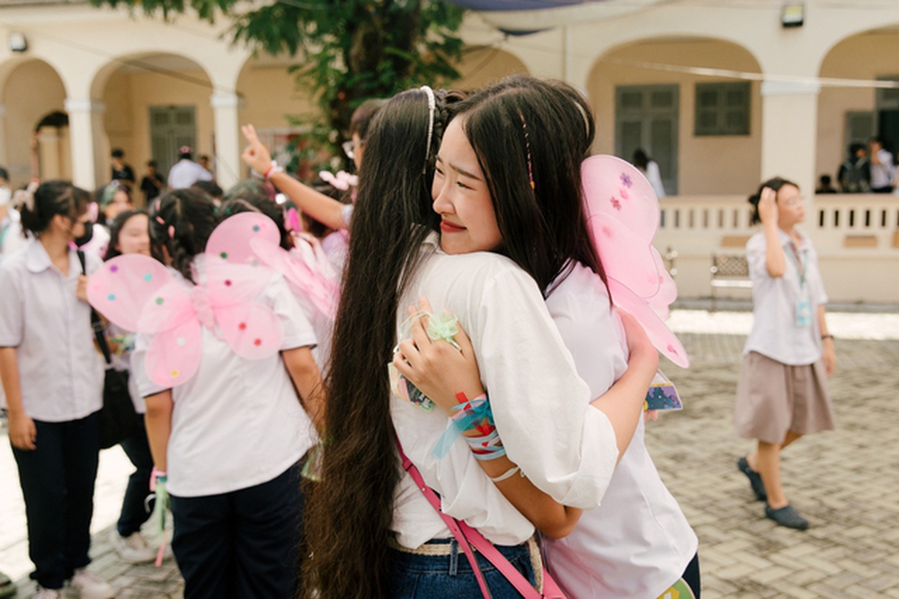 Ngày ra trường của học sinh chuyên Lê Hồng Phong luôn hạnh phúc: Quậy hết mình nhưng khóc cũng hết nước mắt! - Ảnh 17.