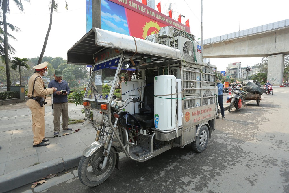 Nâng chén chúc mừng Ngày 8/3, tài xế vi phạm nồng độ cồn, than mất hơn cả tiền đi làm 1 tháng - Ảnh 5.