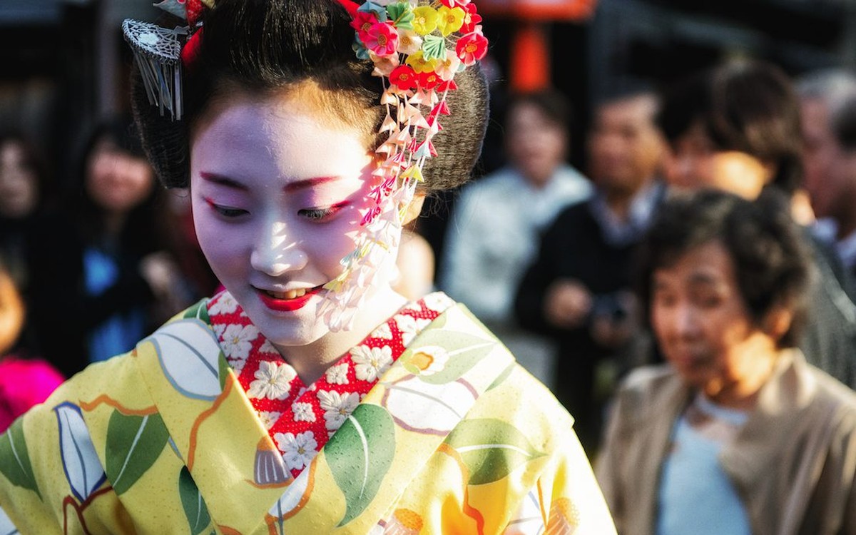 Bí kíp chăm sóc da cho bạn hay trang điểm từ những nàng geisha