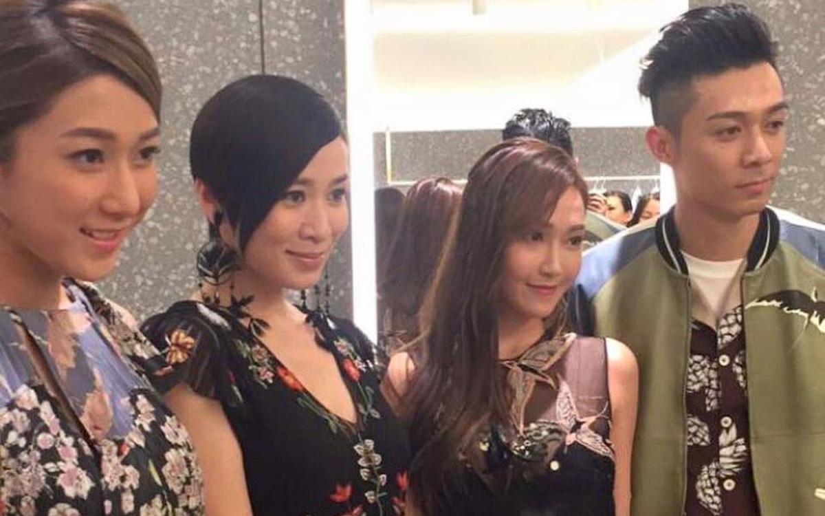 Jessica rạng ngời, đọ sắc bên Xa Thi Mạn tại sự kiện của Valentino